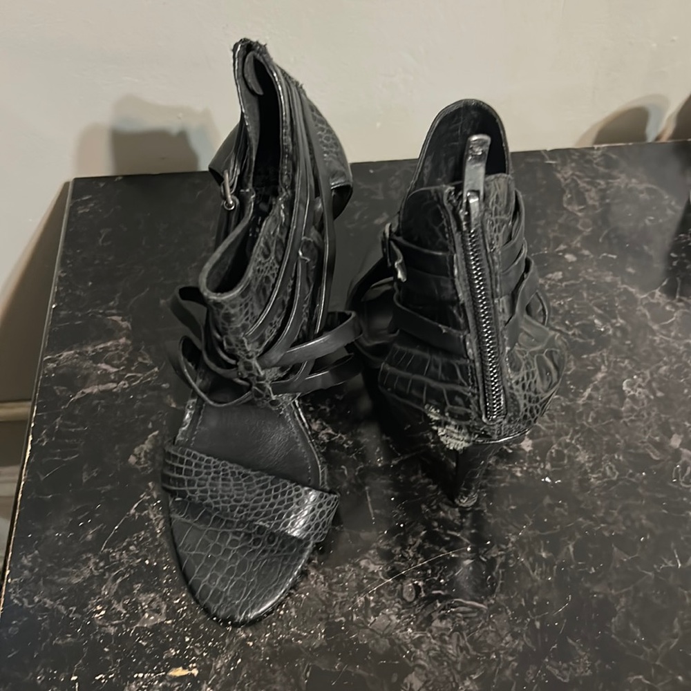 Vince Camuto black leather shoes